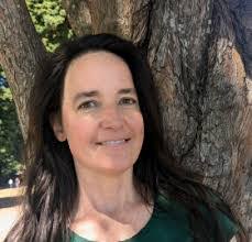 Lisa Turay's Instagram, Twitter & Facebook