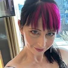 Kristi Bateman Lee (@DocFlutterby)