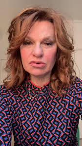 @SandraBernhard's video Tweet
