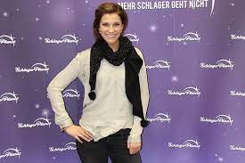 Check spelling or type a new query. Anna Maria Zimmermann Zeigt Brautkleid Auf Facebook