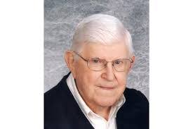 Robert Bielinski's Instagram, Twitter & Facebook