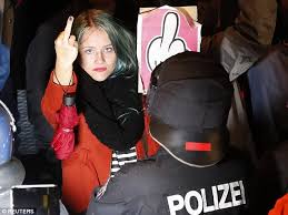 Retrouver sarah bossard prochainement dans. Lesbian Mother Of Two Set To Take On Angela Merkel Express Digest
