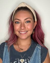 Leslie Reavis's Instagram, Twitter & Facebook