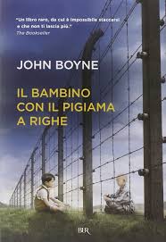 Bruno non ha idea di che razza di posto sia quello e si abitua a considerarlo come una fattoria, anche se non si spiega come mai tutti indossino quegli strani pigiami a righe. Il Bambino Con Il Pigiama A Righe Boyne John 9788817079624 Amazon Com Books