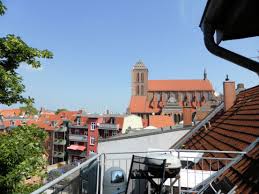 Die acht stadtteile bieten familien, paaren, studenten und rentnern passende immobilien, sowohl wohnungen als auch häuser. 2 Zimmer Wohnung Zum Verkauf Schulstrasse 12 23966 Wismar Altstadt Mapio Net
