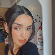 Miranda Deleon's Instagram, Twitter & Facebook