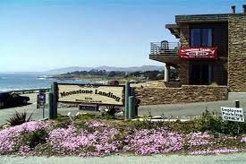 Moonstone Landing Hotel In Cambria Ca It S Right On Moonstone Beach Castle Trip Moonstone Beach Cambria