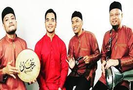 Alif started his singing career after winning third place in 8tv's reality singing competition, one in a million (oiam), in its inaugural season in 2006. Lirik Lagu Sesungguhnya 2019 Alif Satar Raihan Iluminasi