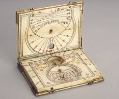 Diptych Dial By Thomas Tucher C 1590 Mobilier Medieval Rose Des Vents Boussole