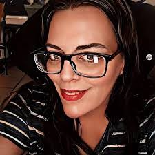 Amanda Tryon's Instagram, Twitter & Facebook