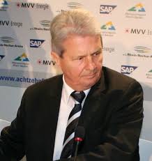 Gründer der dietmar hopp stiftung => jetzt nur noch investor. Dietmar Hopp Wikipedia