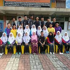 Dean bestari ssaj abdul 7ahman bin mohd nor p'ng'tua 9'm'rlang smk sultan abdul jalil kertas kerja laporan bergambar. Photos At Smk Sultan Abdul Jalil Kluang Johor