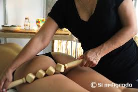 Reduces size (muffin tops, love handles, etc.) defines arms and legs. Maderoterapia Si Meagrada