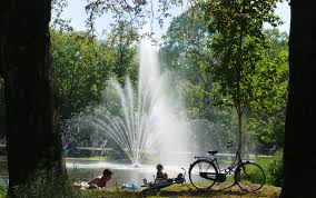605 likes · 1 talking about this · 2,670 were here. A Lazy Afternoon Around Amsterdam S Vondelpark The Travel Blog By Laterooms Com