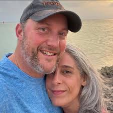 Hi! For those that do grooming from home- do you have an LLC? Do you have  professional liability insurance as well?