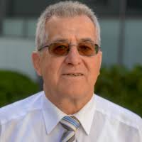 Ansprechpartner*innen