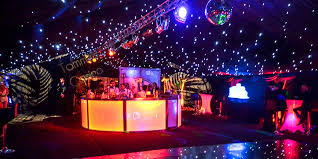 Use black pyramids to model the luxor or small replicas of the eiffel tower to look like the paris las vegas. How To Throw A Las Vegas Themed Party Ideas The Arabian Tent Company