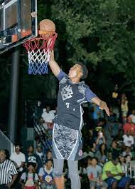 This article is about a survey corps member. Moses Brown Gets Lots Of Traction On Basketball Court Qns Com