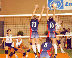 Each team tries to score points by grounding a ball on the other team's court under organized rules. Voleibol Definition And Synonyms Of Voleibol In The Spanish Dictionary