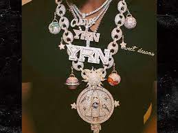 Migos Takeoff Designs Chain That S Literally Out Of This World Photo Video Gold Diamond Earrings Diamond Grillz Jewelry