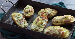 Recette Pommes De Terre Farcies Au Fromage A Raclette De Savoie Igp En Video Recette En 2020 Pommes De Terre Farcies Recettes De Cuisine Recette Pomme De Terre