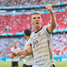 :dcomenta si quieres algun video de un jugador en. Deutschland Feiert Em Held Gosens Dabei Hatte Er Auch Fur Eine Andere Nation Spielen Konnen Fussball