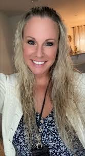 Allison Valenti's Instagram, Twitter & Facebook