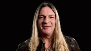 Marc Lynn von Gotthard über die neue Love Ride Hymne