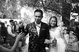 The size and weight difference in comparison to the big dslrs is huge. Nikon D7200 Vs Fuji Xt2 And Olympus Pen F Shooting A Wedding The Cotswold Photographer