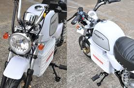 電気代は月100円以下 あの原付名車を思わせるデザインも な電動バイク フロスティev 電動バイク バイク カスタムバイク