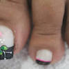 Francés para uñas de los pies(rosas) esta es una decoración de uñas de los pies sencilla y hermosa, son uñas de los pies con french y rosas rojas matizadas con blanco y rosado. Https Encrypted Tbn0 Gstatic Com Images Q Tbn And9gcri68jtoimkgp9uo8vsvshqztxuxb1so0esx81q5qa Usqp Cau