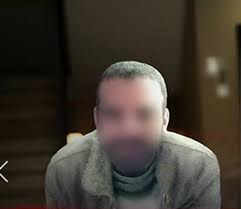 Στην υποδιεύθυνση ασφάλειας αθηνών έχει οδηγηθεί ο 37χρονος ιερέας που συνελήφθη μετά την επίθεσή του με επικοινώνησα πριν από λίγο με τον μακαριώτατο, ο οποίος με ενημέρωσε για την επίθεση που δέχθηκαν μέλη του συνοδικού δικαστηρίου στη μονή πετράκη. Epi8esh Me Bitrioli Aytos Einai O 40xronos Prwhn Syntrofos Ths 35xronhs Ellada Eidhseis