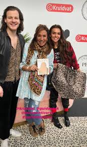Hiermee komt een droom voor haar uit. All About Luv Past Present Future And More Patty Brard The Kruidvat Queen At The Huishoudbeurs