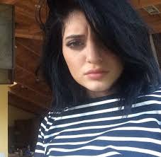 Kylie Jenner Short Hair With Layers Love 3 Kylie Jenner Short Hair Kylie Jenner Blue Hair Short Hair Styles
