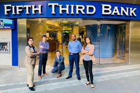 The fifth third bank has 10 employees at this location. Working At Fifth Third Bank Zippia
