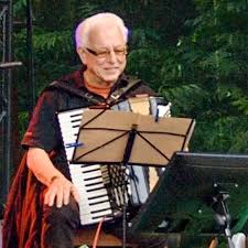 After the release of the album, they were joined by radek pobořil (accordion, trumpet). Osoby A Obsazeni Secondhandband Cz