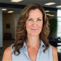 Lori Ratcliffe's Instagram, Twitter & Facebook