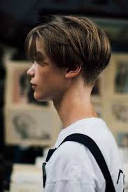 Curtain haircut hairstyle belah tengah. 17 Curtain Haircut Ideas Haircuts For Men Mens Hairstyles Curtain Haircut