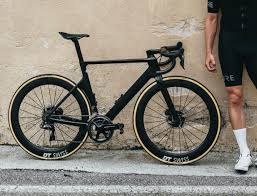 Den Continental Grand Prix 5000 Gibt Es Ab Sofort Auch Mit Creme Farbener Seitenflanke Auch Tan Wall Genannt Die Sonderedi In 2020 Grand Prix Rennen Tour De France