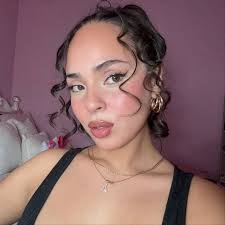 CARMEN MENA (@iamcarmenmena) • Instagram photos and videos