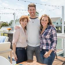 M In Great Company Tonight On Brother Vs Brother With Mina And Karen By My Side Scott Brothers Good Bones Role Models