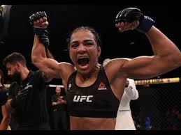 Chandler pits charles do bronx oliveira vs michael iron chandler fight in toyota center, houston, texas, united states on may 15, 2021. Ufc 240 Conheca A Brasileira Viviane Araujo Youtube
