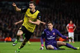 However, robert lewandowski bullied spain out of two points after providing an equaliser in the 54th but the tide soon turned. Wojciech Szczesny Musi Powstrzymac Roberta Lewandowskiego