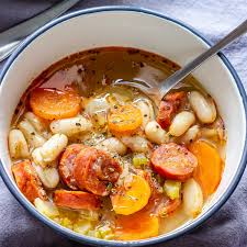 400 gr di fagioli misti secchi. Zuppa Di Fagioli Bianchi Con Chorizo Ricetta Semplice E Salutare