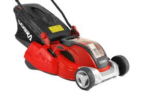 Some mowers omit the rear wheels in favor of a rear roller design which provides superior traction, maneuverability, and doesn't create those markings normally caused by wheels when you turn the. Cobra Rm4140v 16 Lithium Ion 40v Cordless Rear Roller Lawnmower