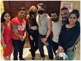 Disha Patani And Tiger Shroff Spotted Enjoying A Meal Together After Months See Photo Hindi Movie News Times Of India This might not be the perfect news that you would like to hear on valentine's day if you are a fan of tiger shroff.