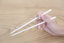 How to properly hold chopsticks! How To Use Chop Sticks 4 Steps With Pictures Instructables