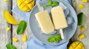 Hampir semua kalangan menyukai makanan yang memiliki rasa ice cream banyak tersedia di minimarket terdekat dengan berbagai varian rasa yang berbeda, seperti es krim coklat, vanilla dan aneka es krim lainnya. 4 Cara Membuat Es Krim Sendiri Yang Segar Tidak Ribet Dan Rasa Bervariasi Lifestyle Liputan6 Com