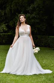 Wtoo Curves Plus Size Beach Wedding Dress With Illusion Neckline And Flowy Skir Plus Wedding Dresses Davids Bridal Bridesmaid Dresses Bridal Bridesmaid Dresses