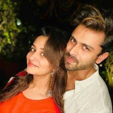 Niharika Batra (@KakarNihira)